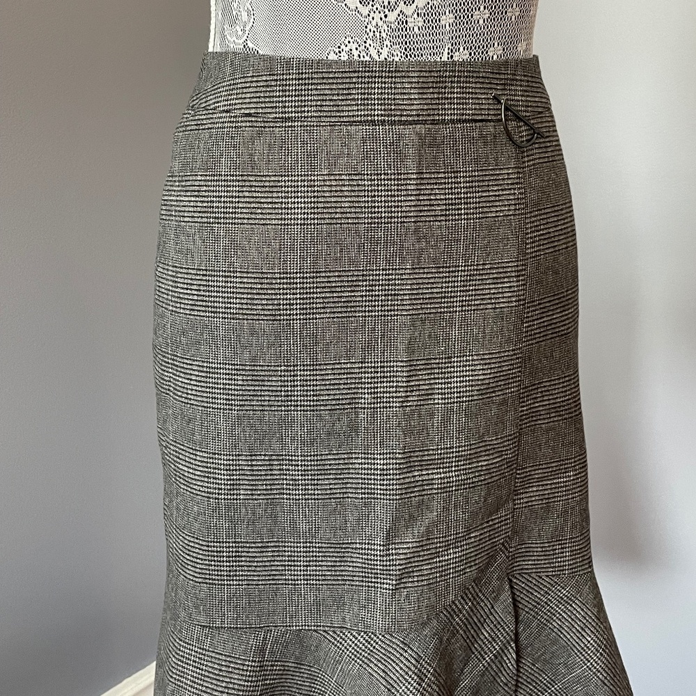 Fit & Flare Midi Business Skirt - Picture 3 of 8